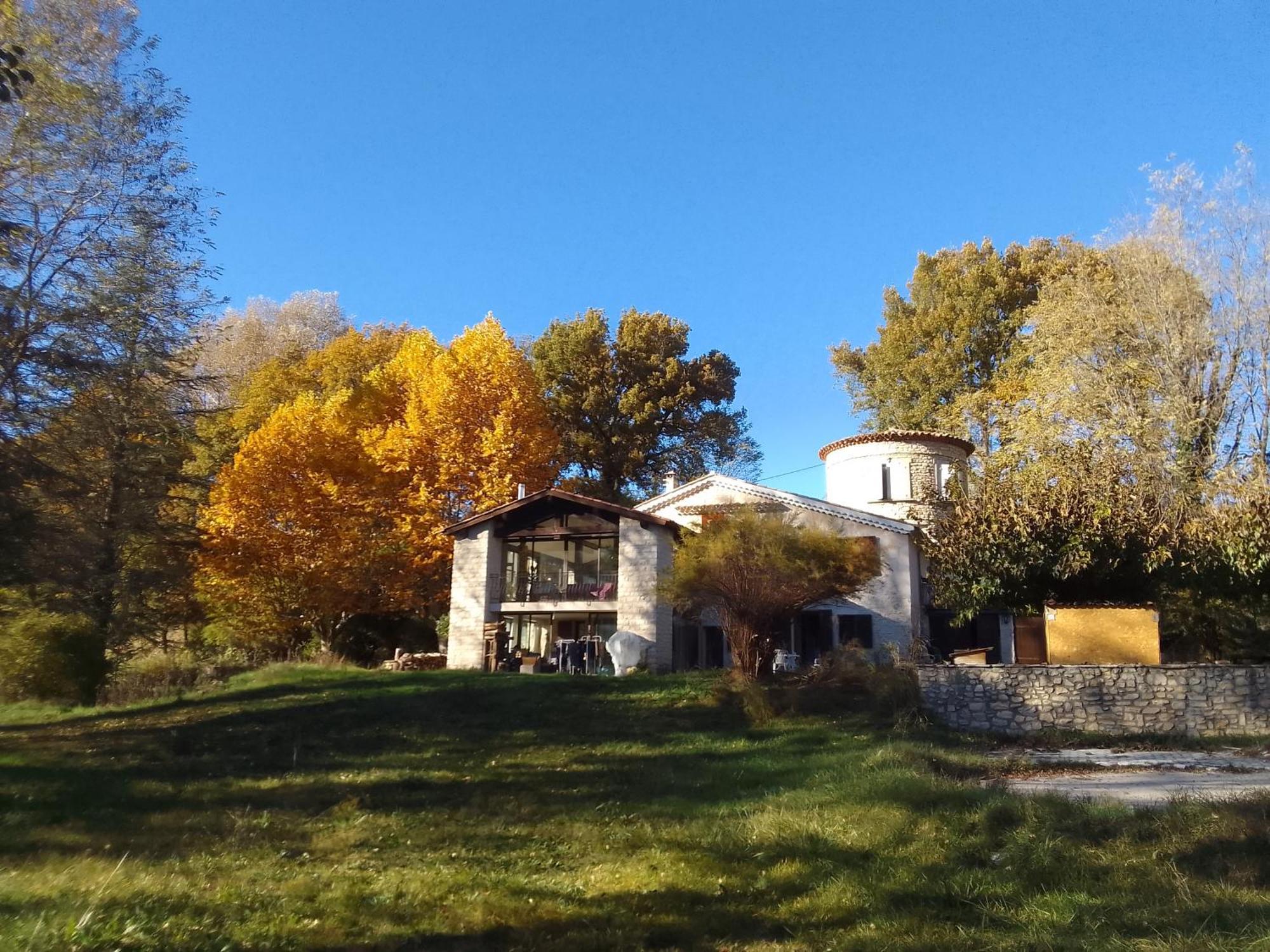 Les Favouilles - Gite & Chambres D Hotes Dauphin Bagian luar foto