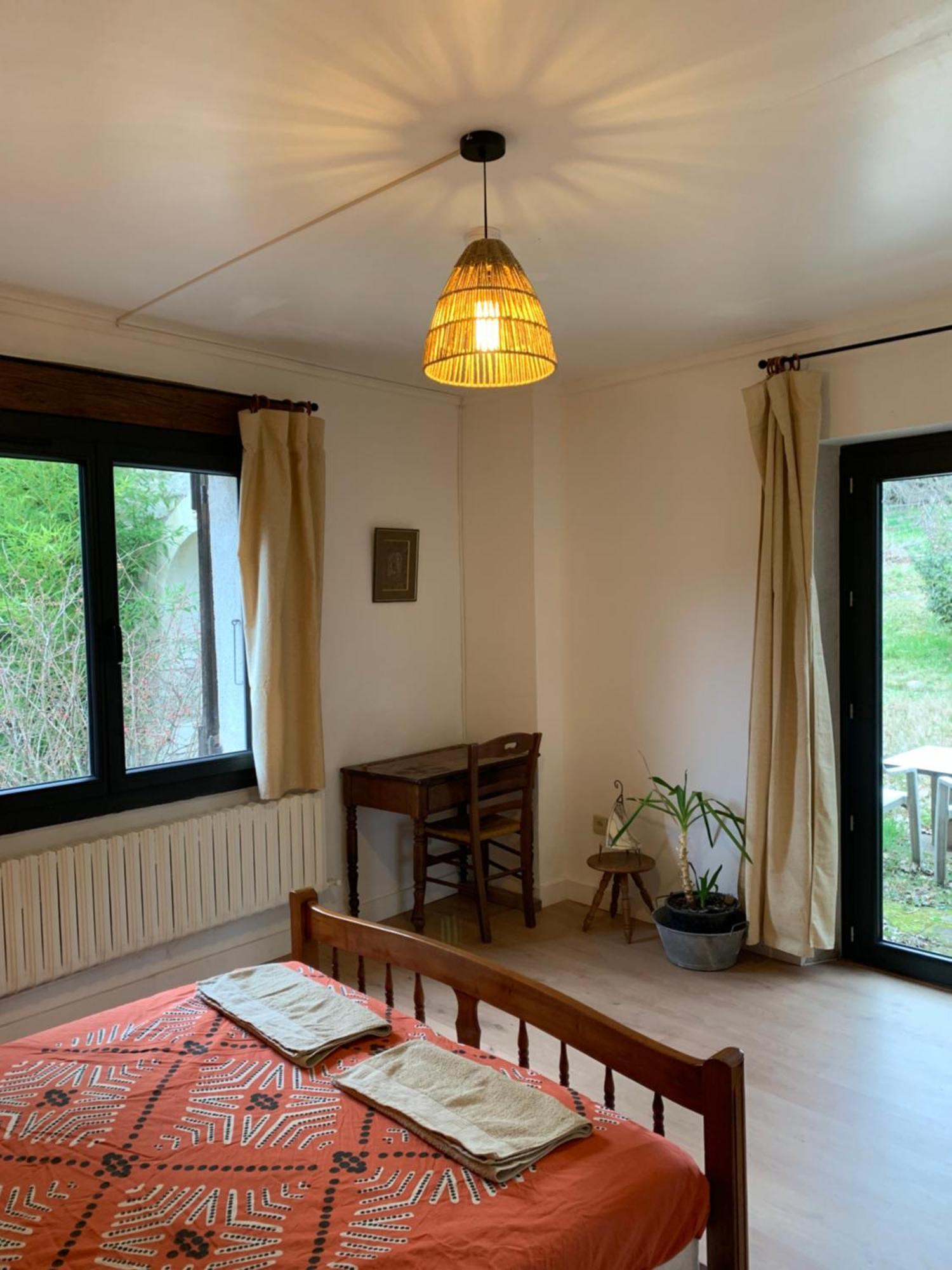 Les Favouilles - Gite & Chambres D Hotes Dauphin Ruang foto